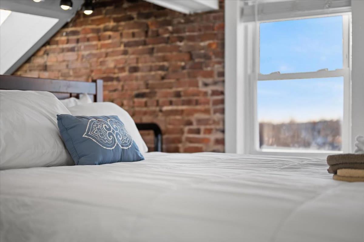 Skyline At Your Door - Studio With A View Pittsburgh Eksteriør billede