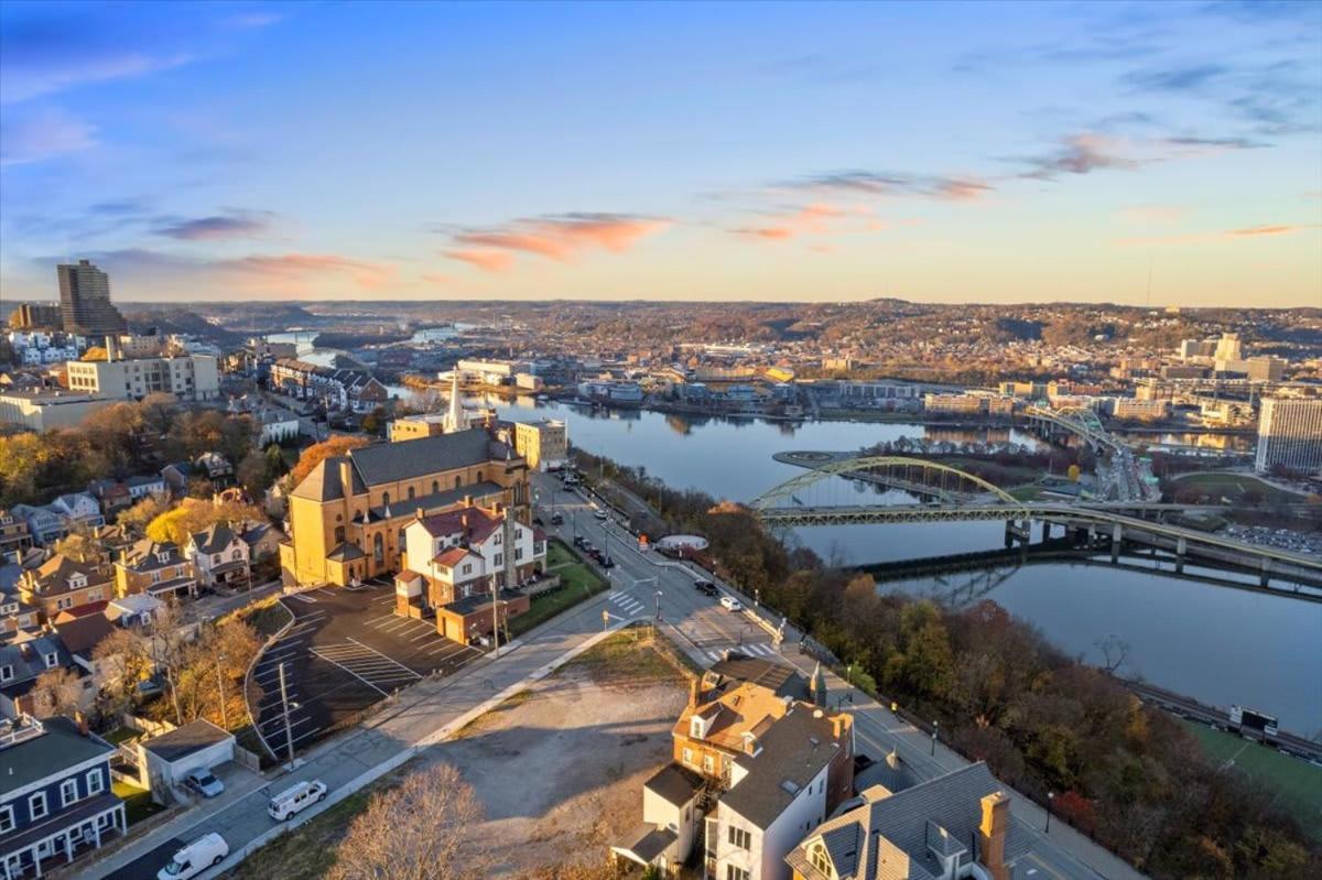 Skyline At Your Door - Studio With A View Pittsburgh Eksteriør billede